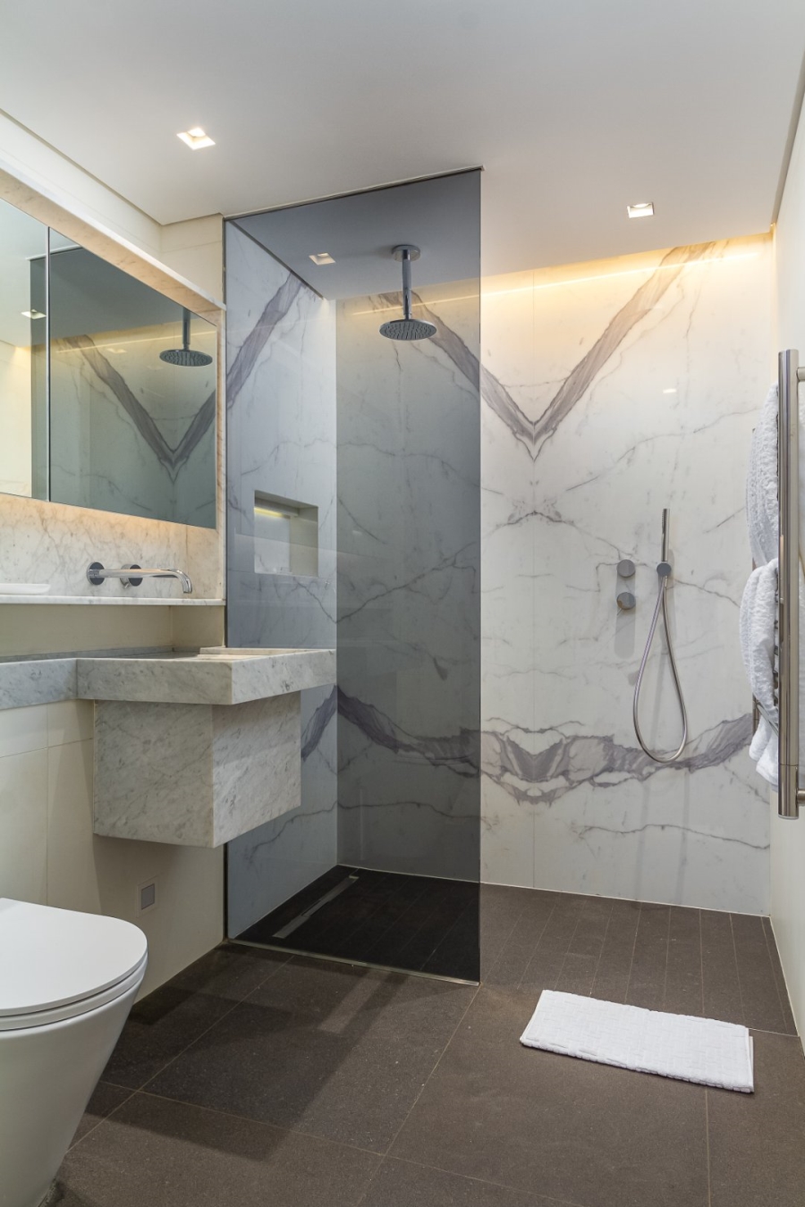 To Let 3 Bedroom Property for Rent in Mouille Point Western Cape